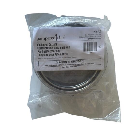 Pampered Chef Pie Dough Cutters #1709 Set of 2 in Unopened Bag - Picture 1 of 3